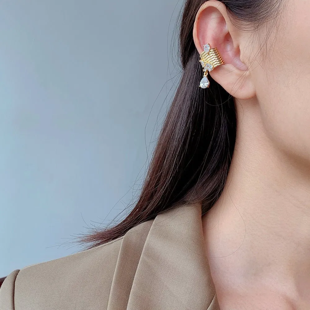 Dripping Diamonds Ear Clip